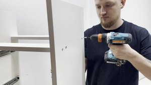 Видео инструкция по сборке узкого Комода с 3я ящиками Боскам