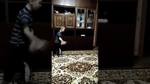 Димон танцует лучше всех