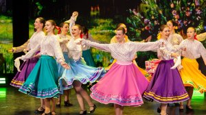 Ансамбль народного танца "Каблучок" имени Киры Черданцевой - "Деревенские проходочки"