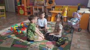 Тюкавкин Захар читает стихотворение «Ещё тогда нас не было на свете», автор Михаил Владимов