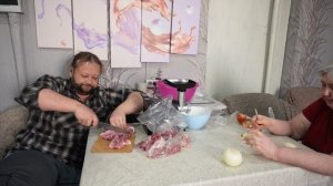 Мясо свинины на котлеты ГОТОВИМ С ЛУКОМ подвал ильича МАМА И СЫН