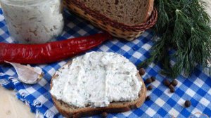 Намазка из сала с чесноком