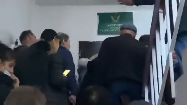 В Сочи жители Адлерского района не могут добиться приема посетителей в подразделении ФССП смотреть онлайн