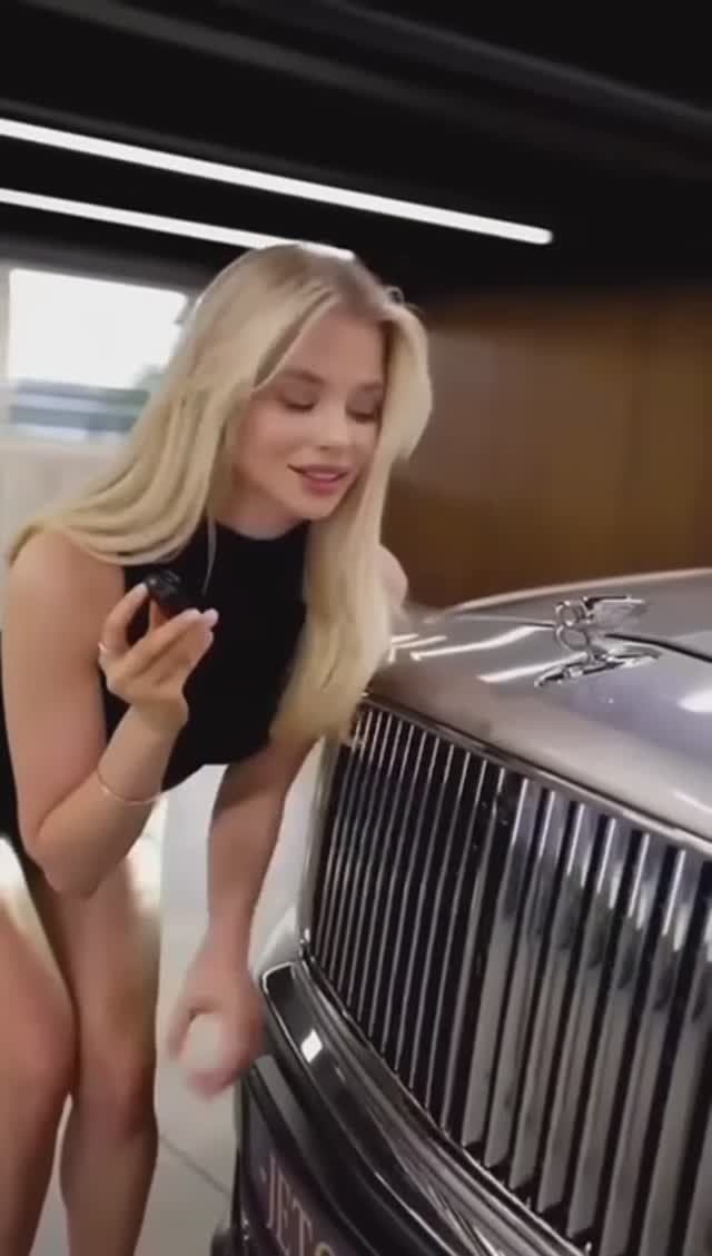 Bentley vs Экскаватор ATLAS
