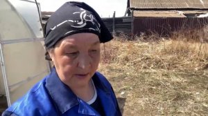 Отец кричит от боли.Убегаю на дачу.