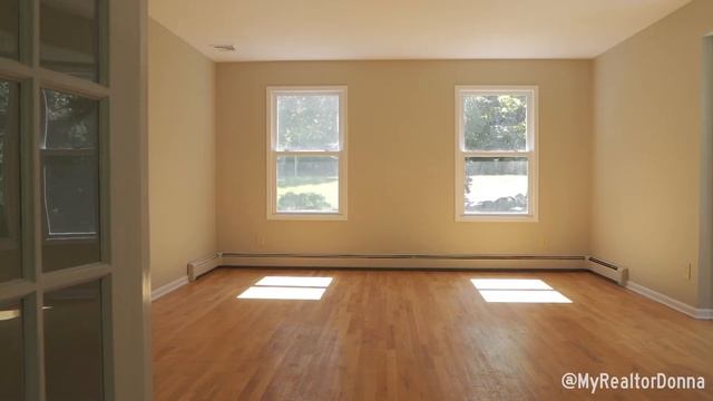 Home at 43 Powhatatan Way - A Video Tour Presented by Donna Lerner смотреть онлайн