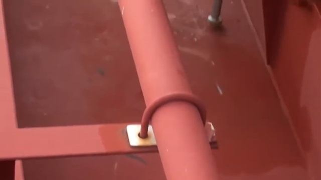 Crude oil washing (COW) line on oil/chemical tanker. смотреть онлайн