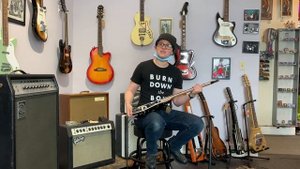 Traveler Guitars EG-1 Custom V2 and Orange Silk Dress