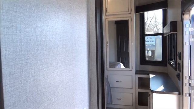 White Horse RV Center: 2020 Bungalow 40RLTS Tour! смотреть онлайн