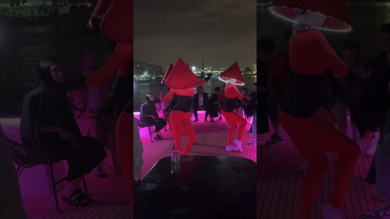 Вечеринка на яхте Broward 98 в Санкт-Петербурге