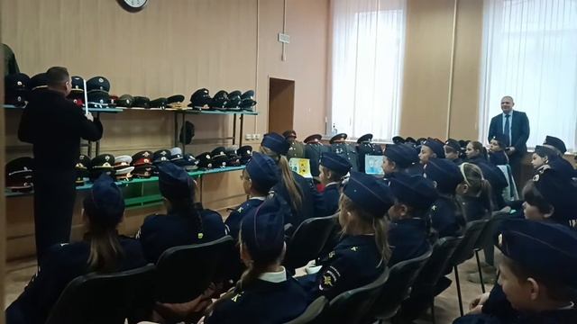 Рассказ о коллекциях разных форменных головных уборах