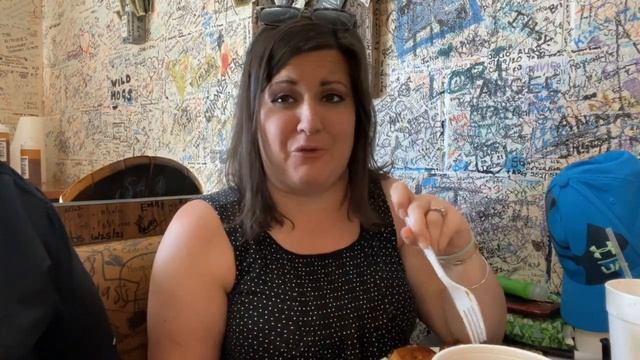 Barrel House BBQ | Lynchburg Tennessee | Voted BEST Grilled Cheese In America смотреть онлайн