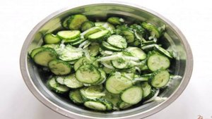 Салат из огурцов Нежинский