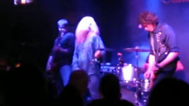 Kashmir mtl-song-Custard Pie смотреть онлайн