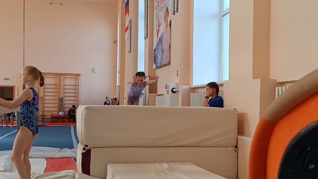 Опорный прыжок, программа юношеских спортивных разрядов