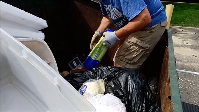 Dumpster Diving for Fun  and FREE FOOD!  Frugal Daddy had to wait his turn at the ALDI dumpster!