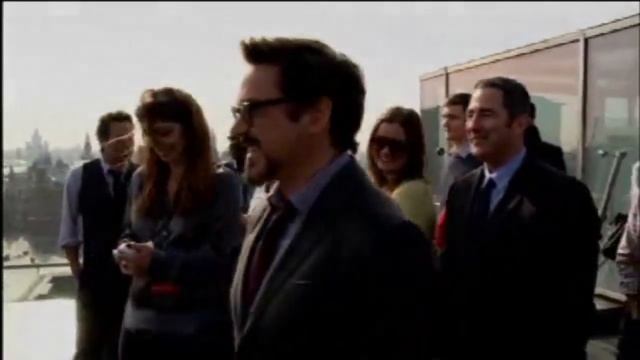 Chris Hemsworth and Tom Hiddleston photoshoot in Russia Premiere смотреть онлайн