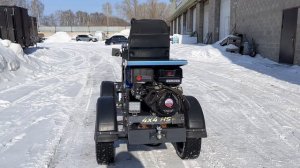 Мини погрузчик IRSA в работе со снегом.