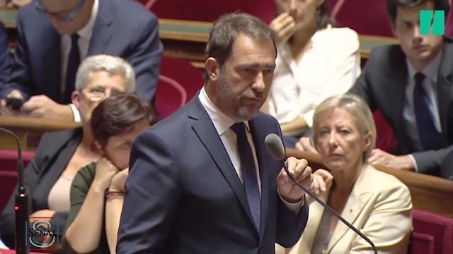 Christophe Castaner bizuté pour sa première au Sénat смотреть онлайн