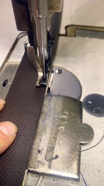 Мужской ремень ручной работы 😎#ручнаяработа #ремень #handmade #leather смотреть онлайн