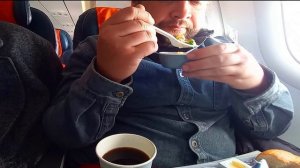 1 часть ВЫЛЕТ В МОСКВУ вкусно кушаю в самолете Влог о жизни деревенского безработного
