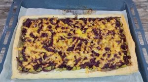 Открытый пирог с луком и яйцом_ простые идеи для завтрака или ужина