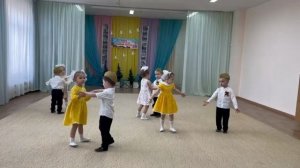 танец Военное попурри - вторая младшая группа