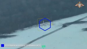 Русские артиллеристы накрыли хохлячий танк, после чего экипаж ВСУчек дал дёру, бросив машину в поле