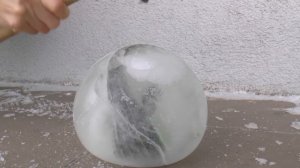 Яйцо динозавра - для детей