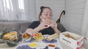 МУКБАНГ Ростикс - Острые крылышки, Ростмастер чиз, Маэстро чиз бургер, Терияки ролл с креветками