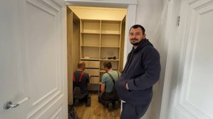 Наконец-то дождались. Установили новый гардероб. Кухня полностью готова. Ремонт в доме продолжается.