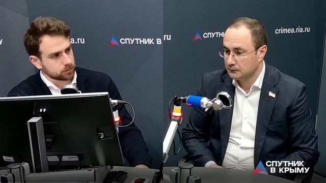 ЭФИР. Официальный праздник – День Конституции – отмечается в республике Крым 11 апреля