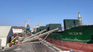 Погрузка зерна на корабль. Судопогрузчик