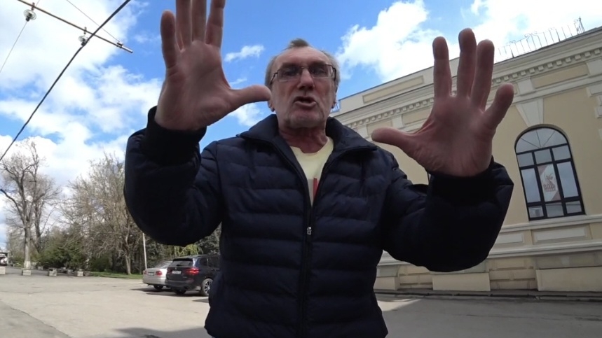 🔥Агрессивный водитель телерадиокомпании Дон- ТР на тротуаре у лицея №13.🔥 смотреть онлайн