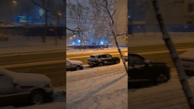 район Хорошево-Мневники 
от вчерашнего 08.04.2025г.✨️❄️
Из дома у Мамы 👈💜🫶🙏