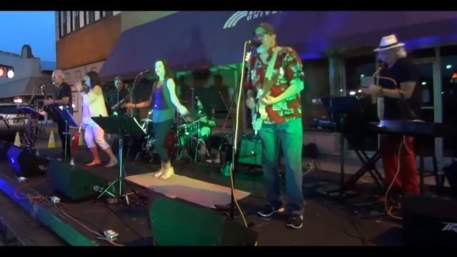 Juliet and the Romeos - "Uptown Funk" - Nights on Broadway