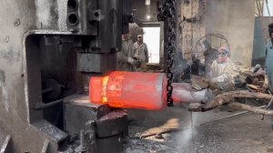 Производство и механическая обработка гигантских коленчатых валов.