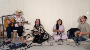 Dewi's Band Live - Om Naman Shivaya