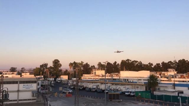 CAL Cargo Air Lines 747 4X-ICO landing at TLV смотреть онлайн