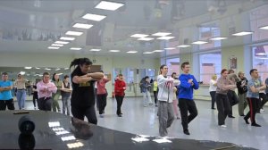 Колымскому инклюзивному театру «Особое желание» подарили книги из Москвы