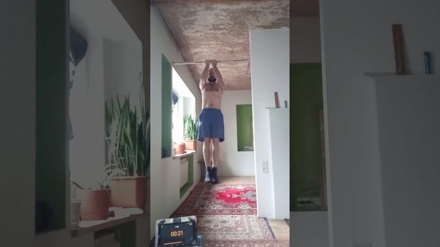 минутное подтягивание обратный, узкий хват