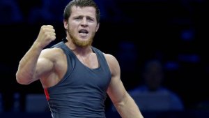Россиянин Усманов стал двукратным чемпионом Европы по вольной борьбе