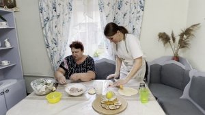 ПРОИСШЕСТВИЕ В КУРЯТНИКЕ😢ПОКУПКА НОВЫХ КУР/ГОТОВИМ ЧЕБУРЕКИ/ОБРЕЗКА ВИНОГРАДА/НОВЫЕ ГРЯДКИ В ТЕПЛИЦ