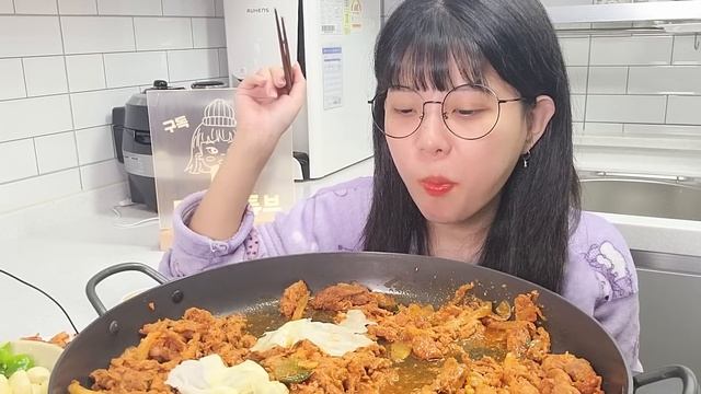 너무 맵잖아!!🥵엄마의 복수..이번엔 제육 3kg!! 엄마표 불🔥제육볶음 먹방 Stir-fried spicy pork MUKBANG