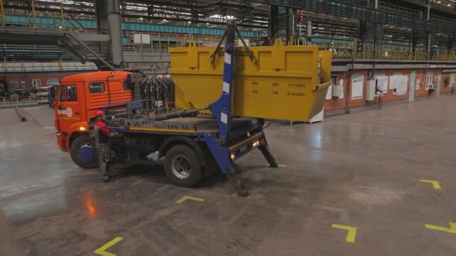 На ОЭМК расширяют возможности контейнерных перевозок