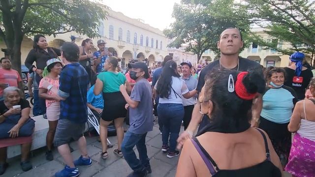 LE QUIEREN QUITAR EL MARIDO A LA PITUFINA,MIRA QUIEN ES смотреть онлайн