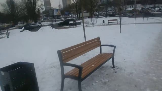 Обзор, установленных у "АТБ" скамеек. Гуляем с Сюзечкой