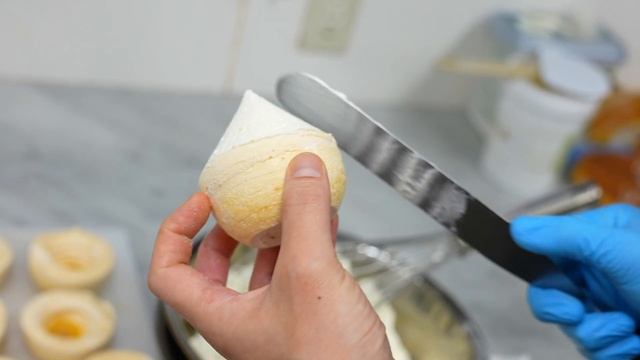 【忙しいケーキ屋さんの日常】メレンゲを使ったモンブランのケーキができるまで How to make a Mont Blanc cake with meringue.