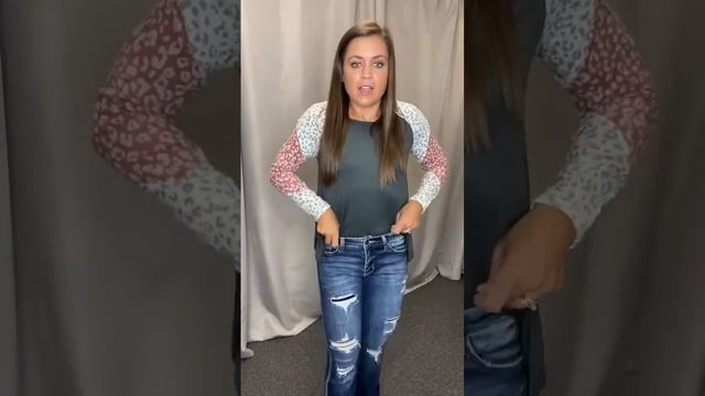 Gray White Mauve Leopard Sleeve Raglan LS (SM-3XL) смотреть онлайн