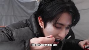 Съёмки клипа «Truman» от Хана и Феликса из Stray Kids